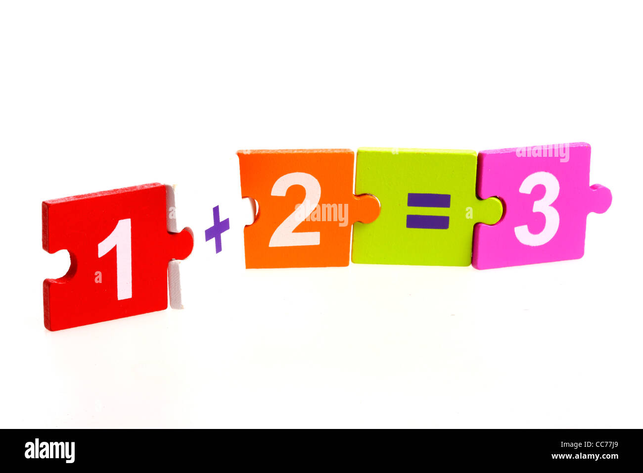 Matematica puzzle, per i bambini. Per imparare la matematica giocando, le operazioni aritmetiche di base. Foto Stock