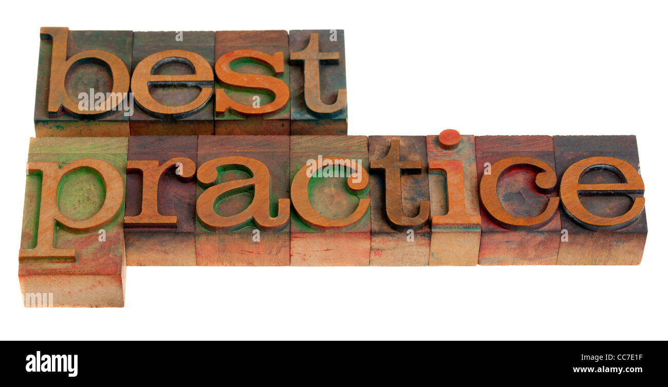 Best practice - parole in legno vintage tipografia blocchi isolati su bianco Foto Stock