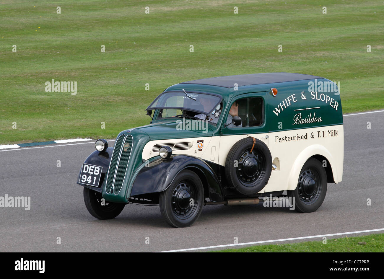 1953 Ford Fordson Thames 5cwt van al 2011 Goodwood, Sussex, Regno Unito. Foto Stock