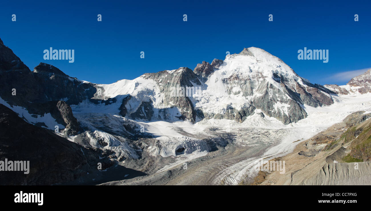 Dent d'Hérens picco di montagna vista da Schoenbielhuette, Zermatt, Svizzera Foto Stock
