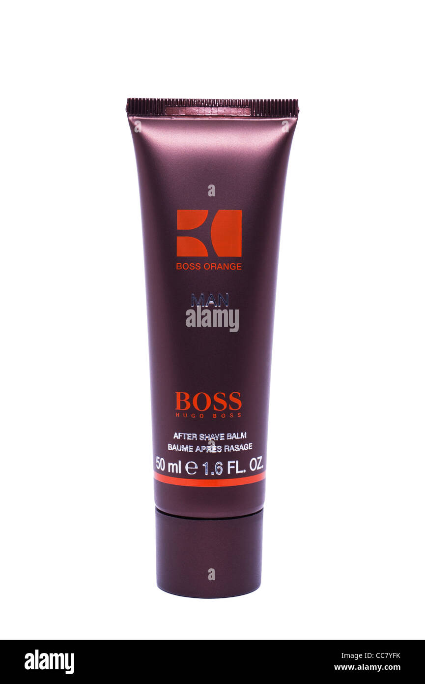 Un tubo di Boss Orange After Shave Balm da Hugo Boss su sfondo bianco Foto Stock