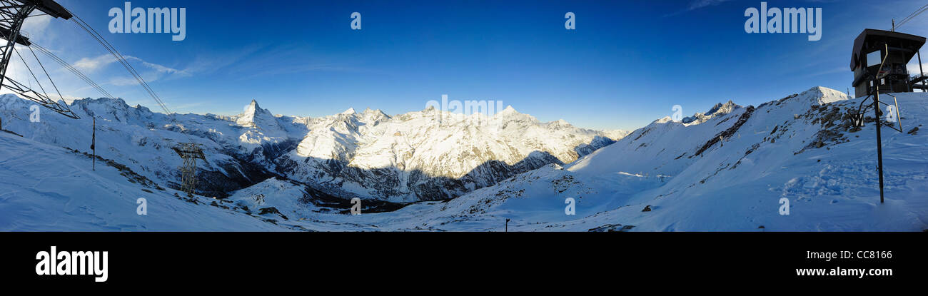 Panorama da Rothorn con il Cervino mountain range, Zermatt, Svizzera Foto Stock