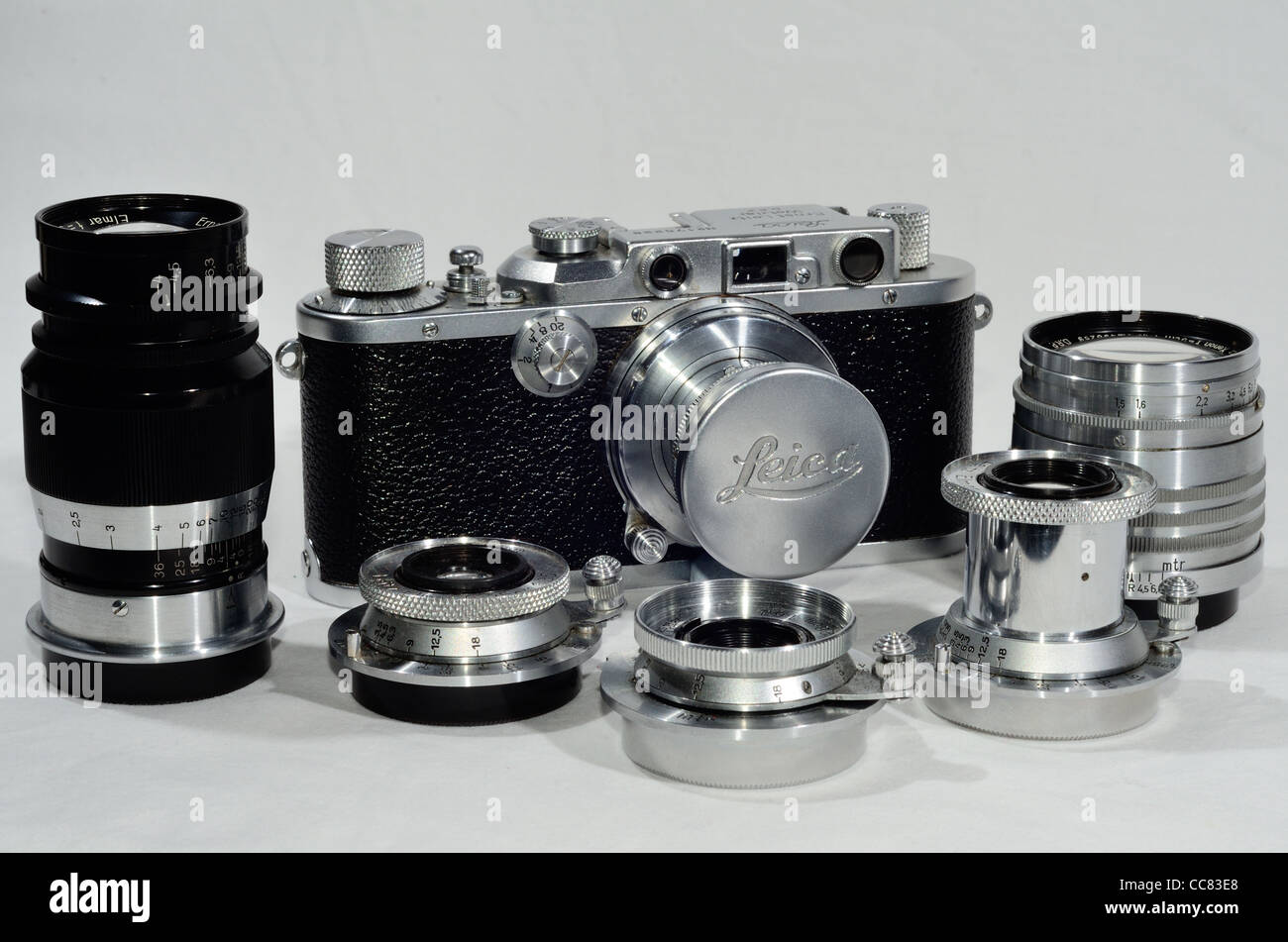 1935 Leica III con montaggio a vite 35mm Fotocamera e lenti Foto Stock