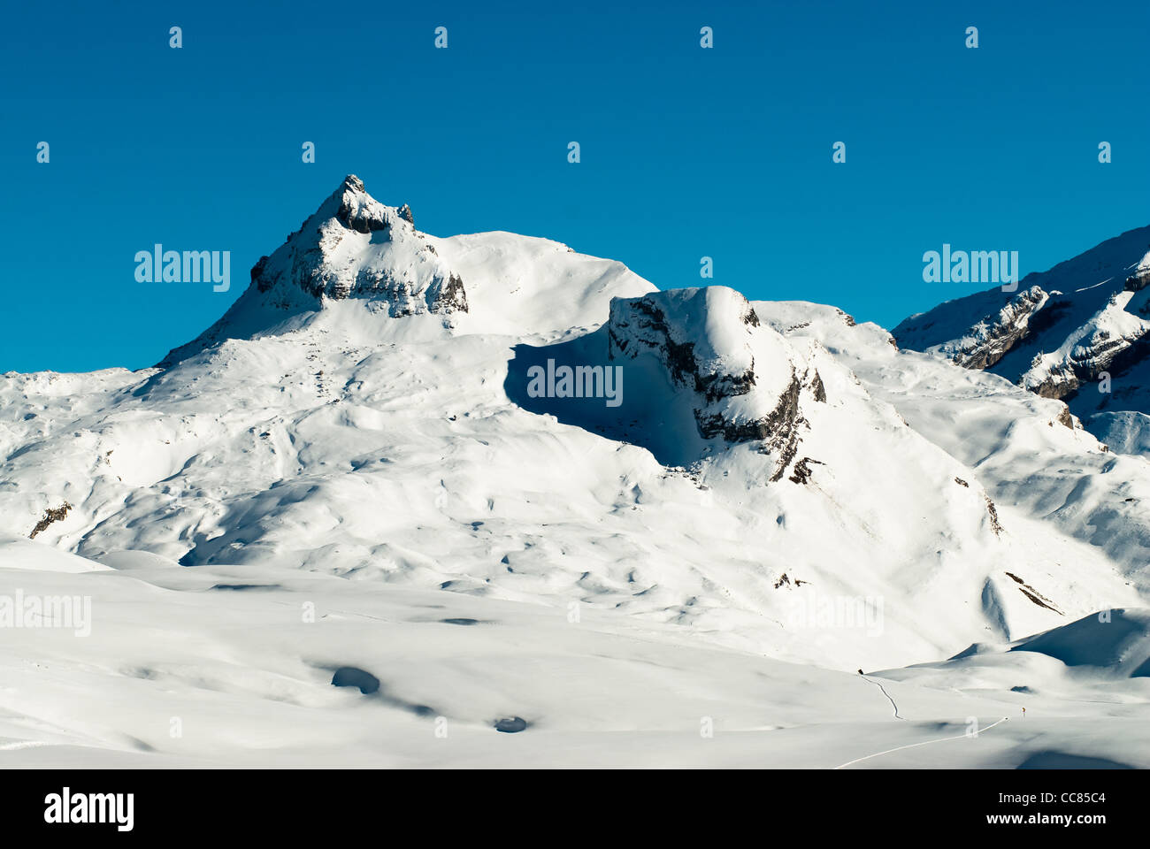 Graustock (2662m) picco di montagna in inverno, Tannalp, Svizzera. Foto Stock