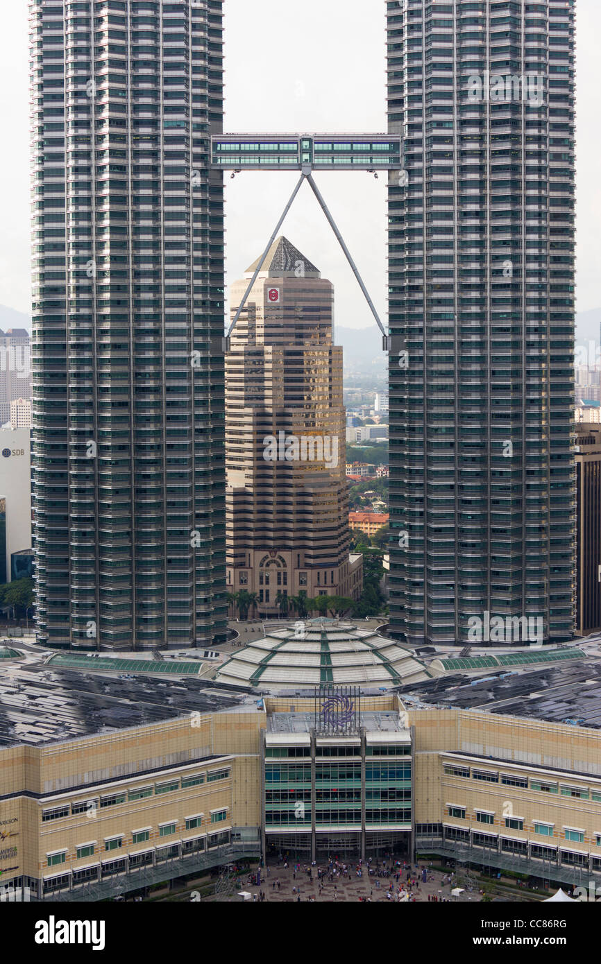 Torri Petronas, Suria Mall e del Parco KLCC Kuala Lumpur in Malesia Foto Stock