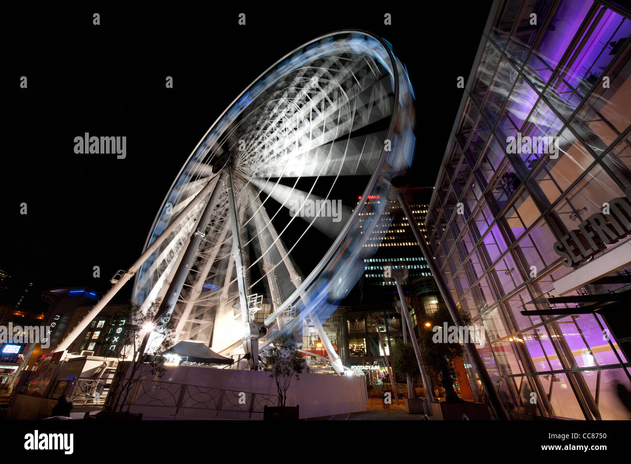 La ruota del pubblico di Manchester ruota panoramica Ferris in Exchange Square. Foto Stock