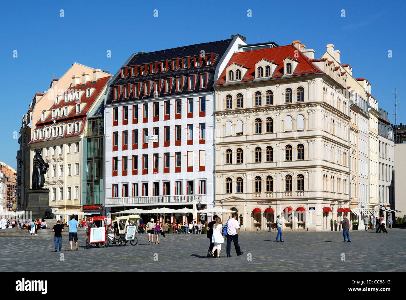 Case di città presso la piazza Neumarkt a Dresda vicino Chiesa di Nostra Signora. Foto Stock