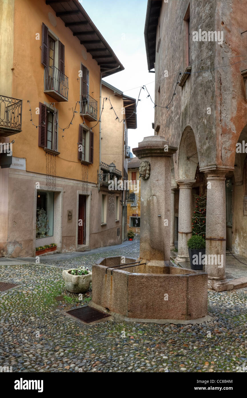 Il centro storico di Cannobio, Piemonte, Italia Foto Stock