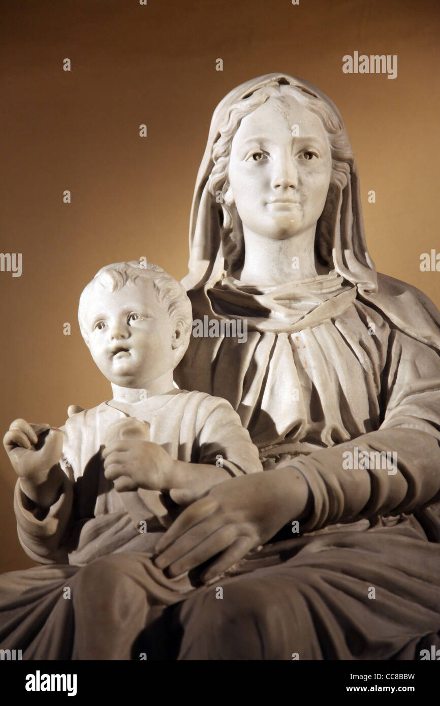 Vergine Maria con il bambino Gesù nella cattedrale di san Vincenzo de' Paoli a Tunisi Foto Stock