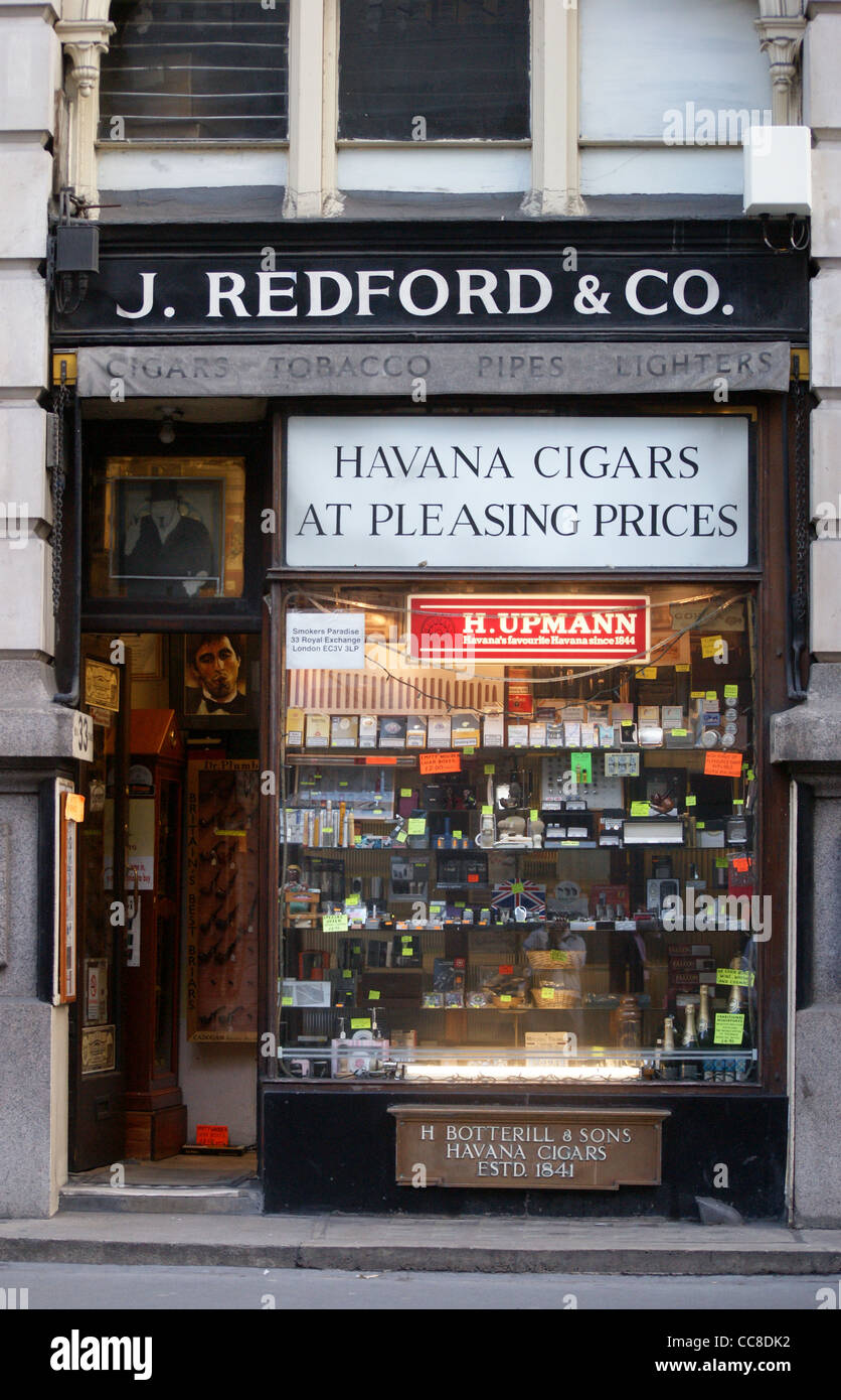 J. Redford & Co. cigar shop, 33 Royal Exchange, città di Londra, Inghilterra Foto Stock