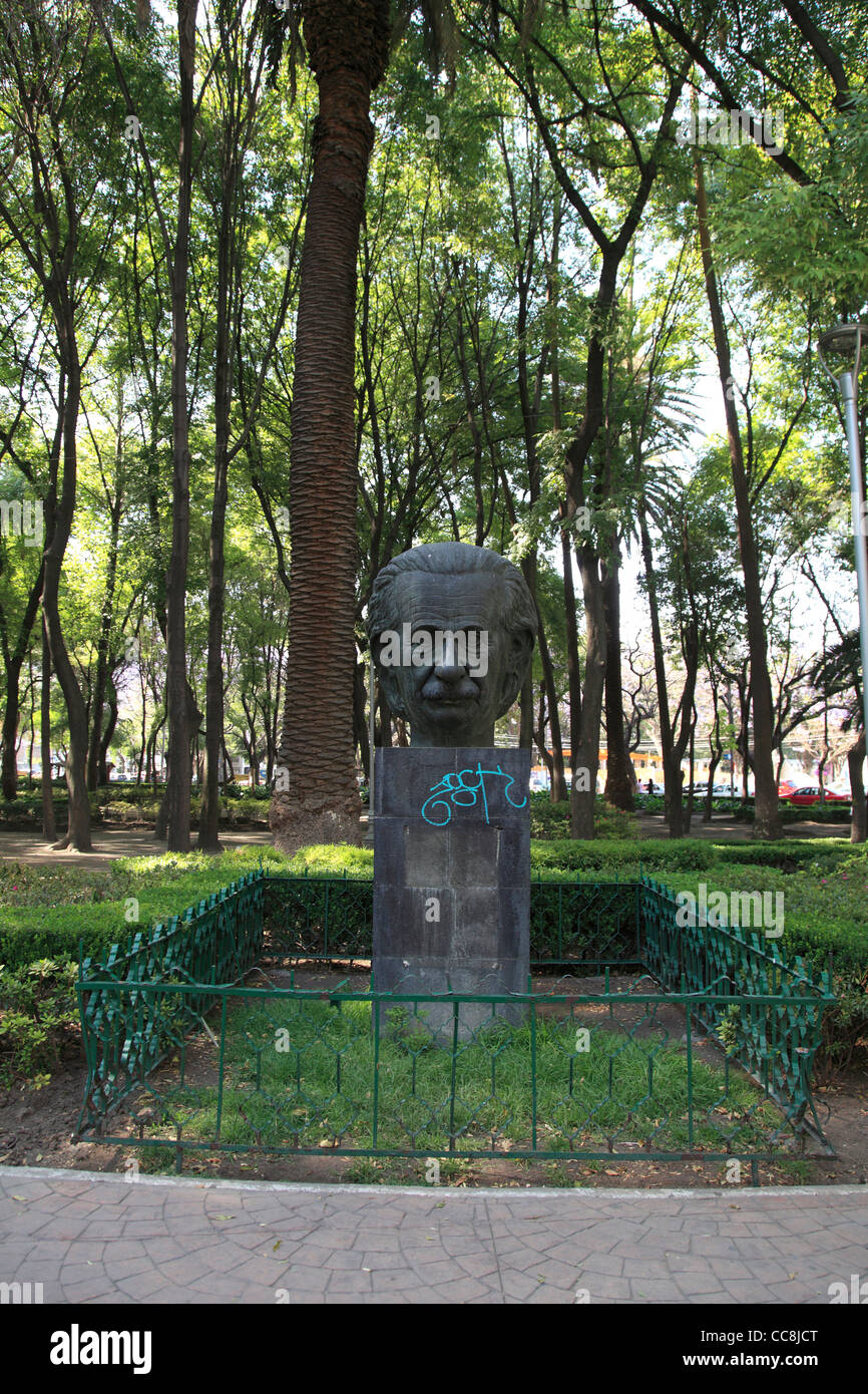 Statua di Einstein, Parque Mexico, Messico Park, Colonia Condesa, La Condesa, quartiere alla moda, Città del Messico, Messico Foto Stock