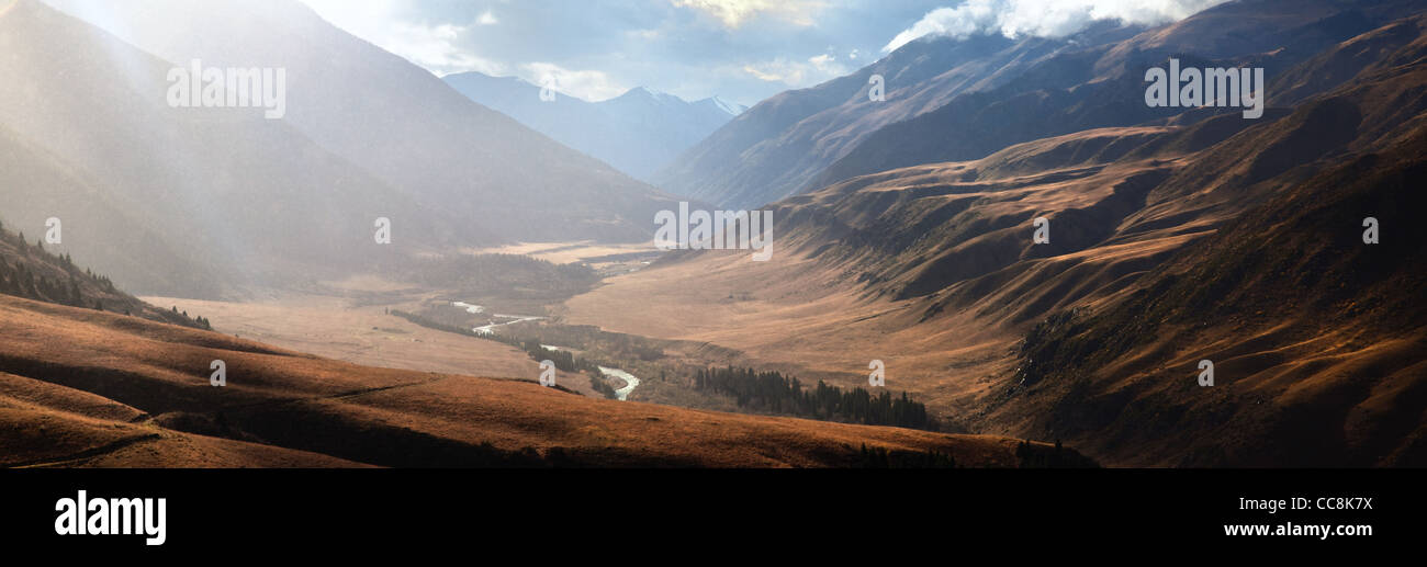 Autunno in valle Chilik, le montagne Tien-Shan, Kazakistan Foto Stock