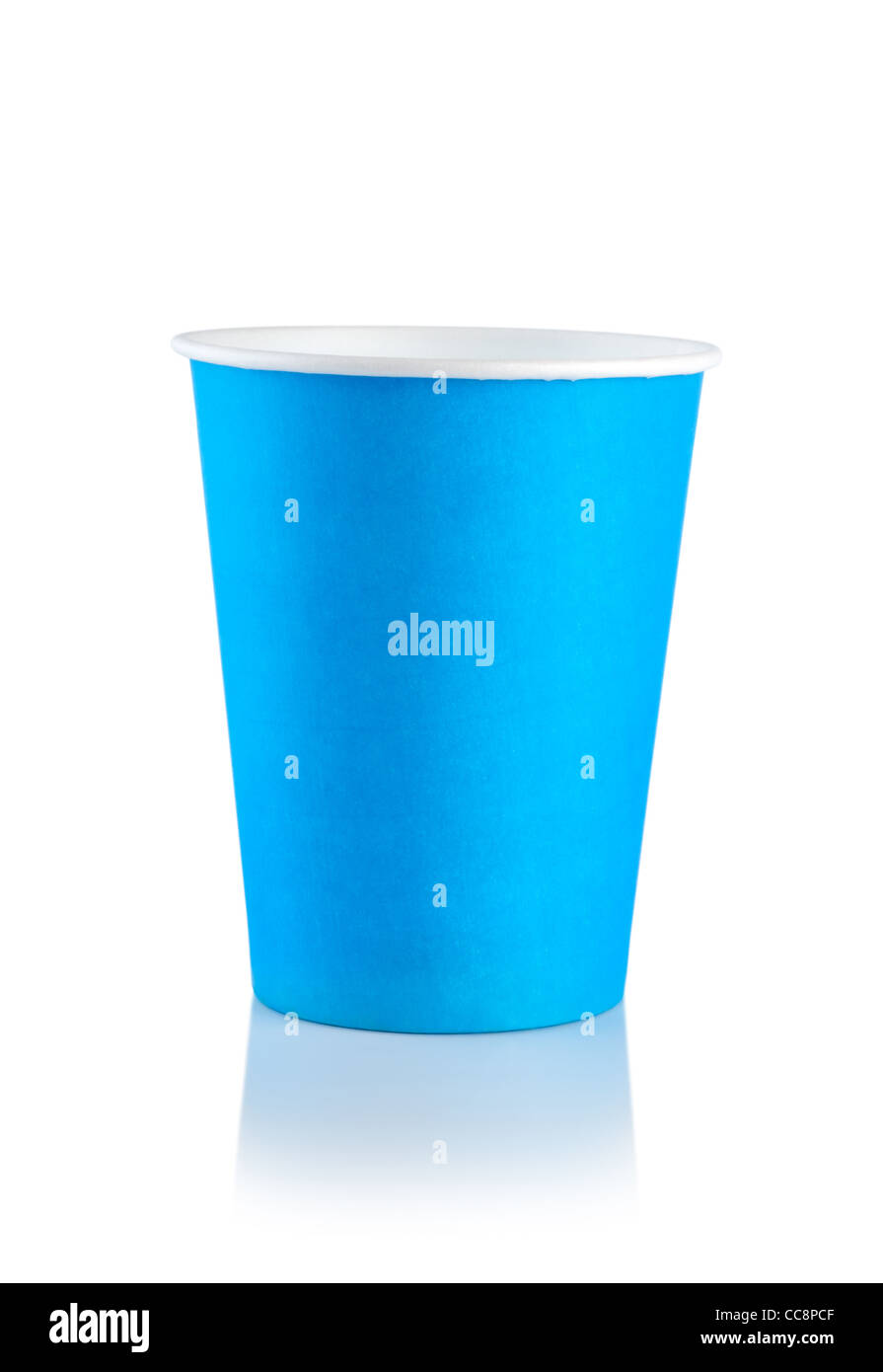 Tazza monouso isolato su uno sfondo bianco Foto Stock