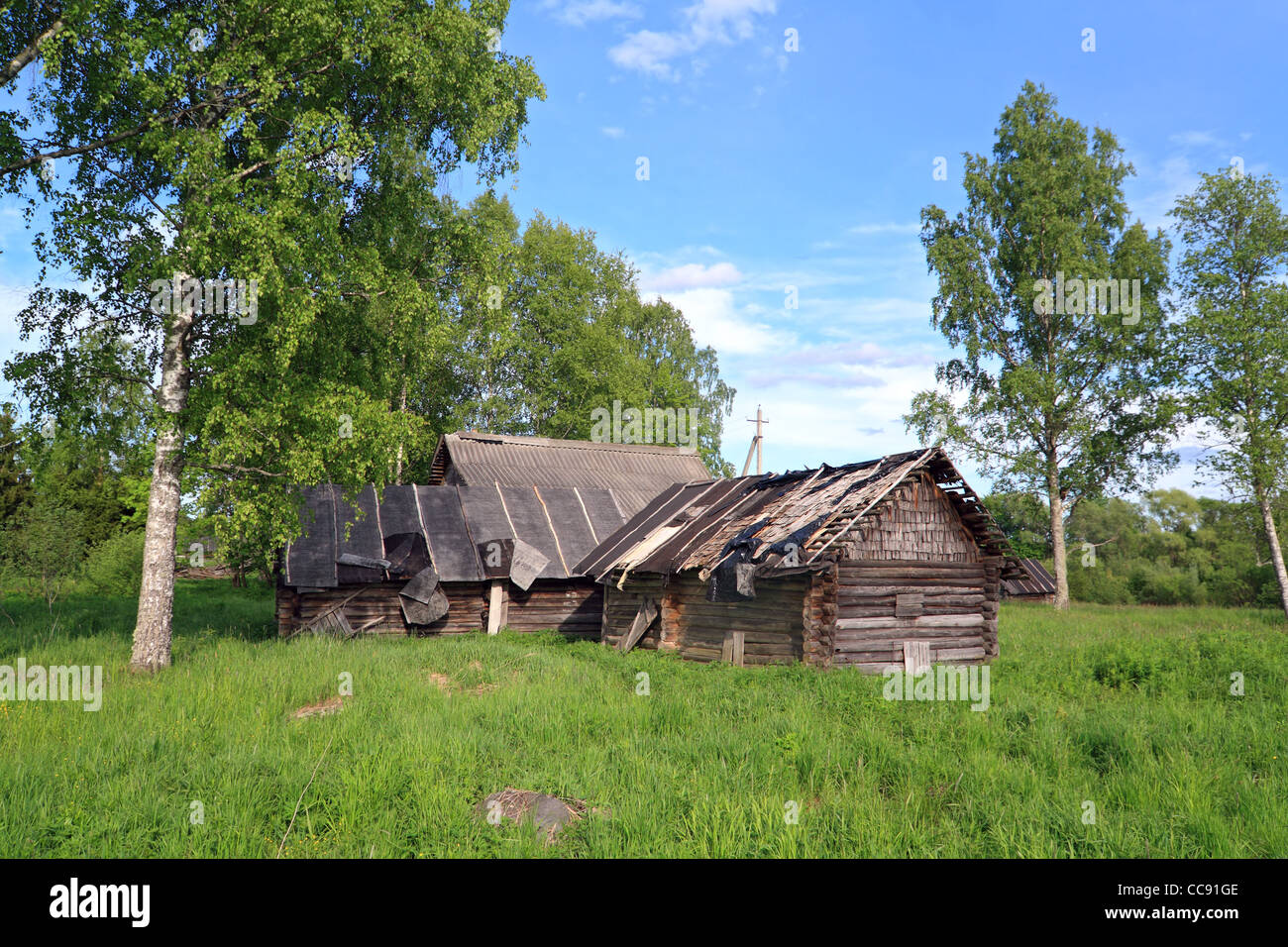 Vecchia casa in villaggio abbandonato Foto Stock