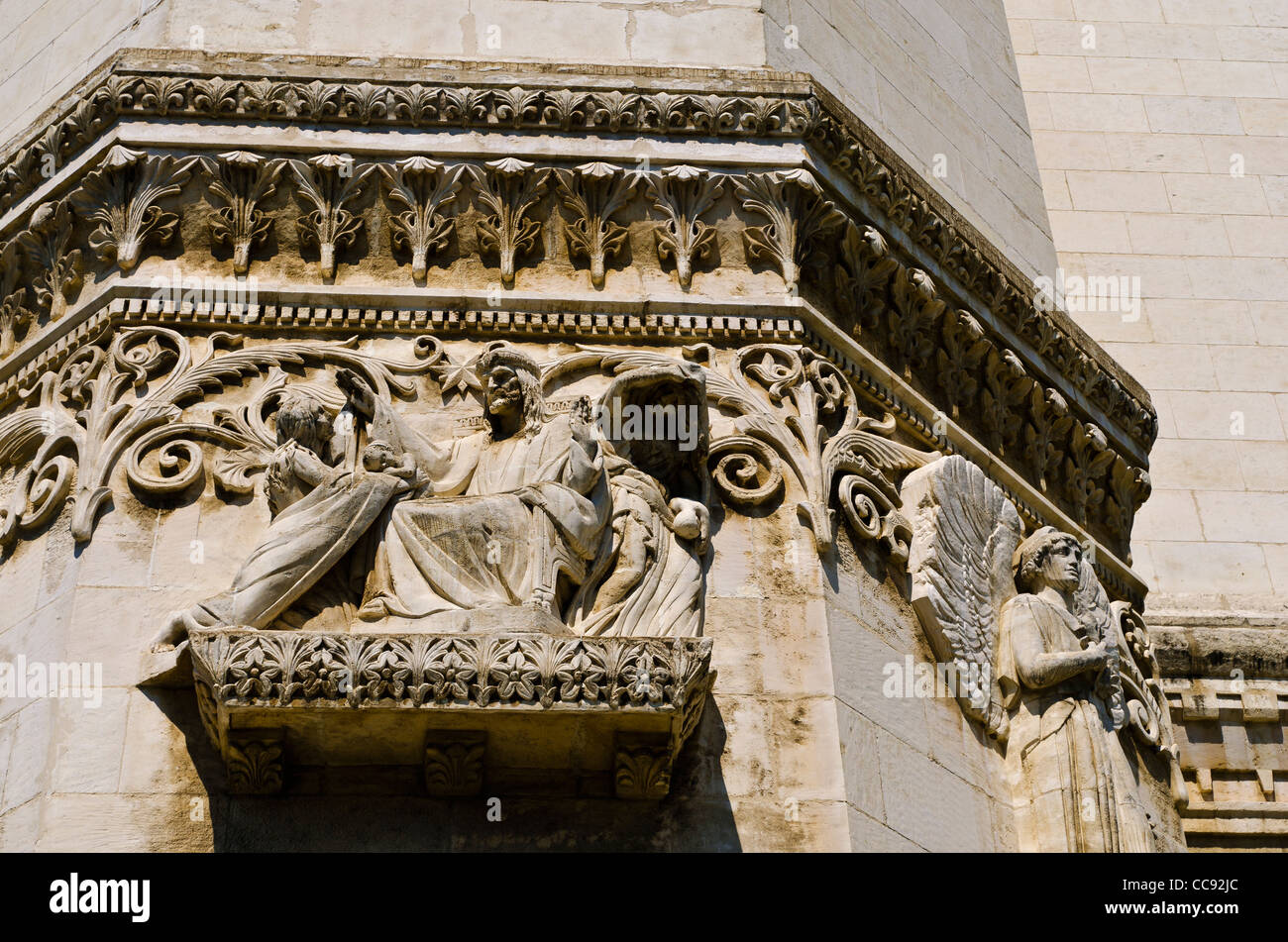 Dettaglio sulla basilica di Fourvière in città vecchia Vieux Lyon, Francia (Patrimonio Mondiale dell'UNESCO) Foto Stock