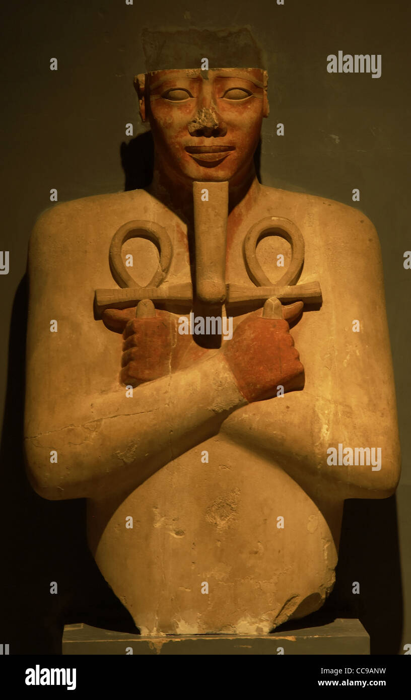 Arte Egizia Osiride pilastro del faraone Senusret I, Jeperkara Senusret o Sesostris I, secondo re della XII dinastia. Foto Stock