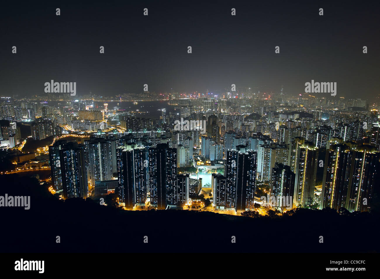 Città di notte, vista dal monte Foto Stock