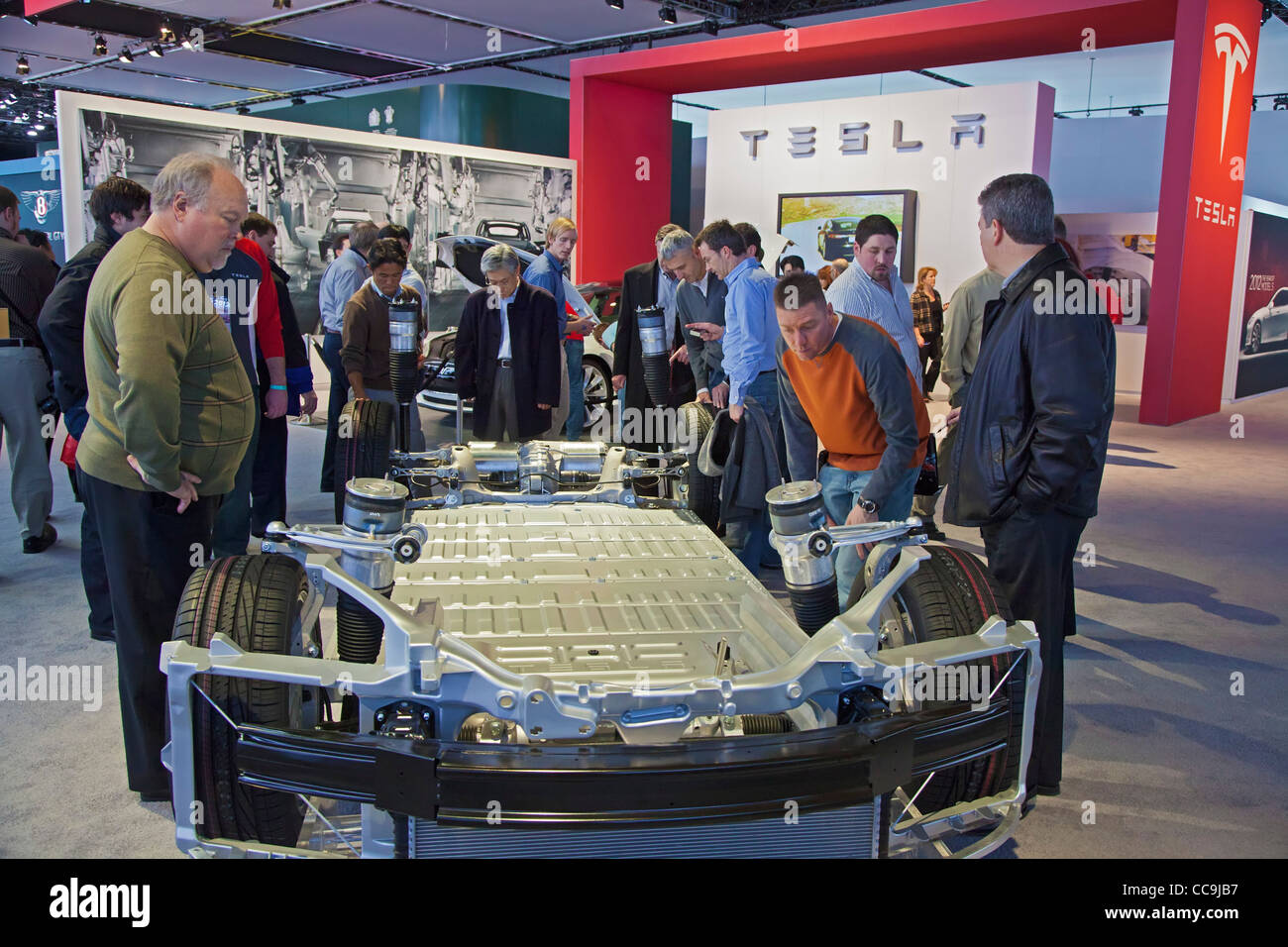 Telaio del modello di Tesla S elettrica berlina sportiva al Detroit Auto Show Foto Stock