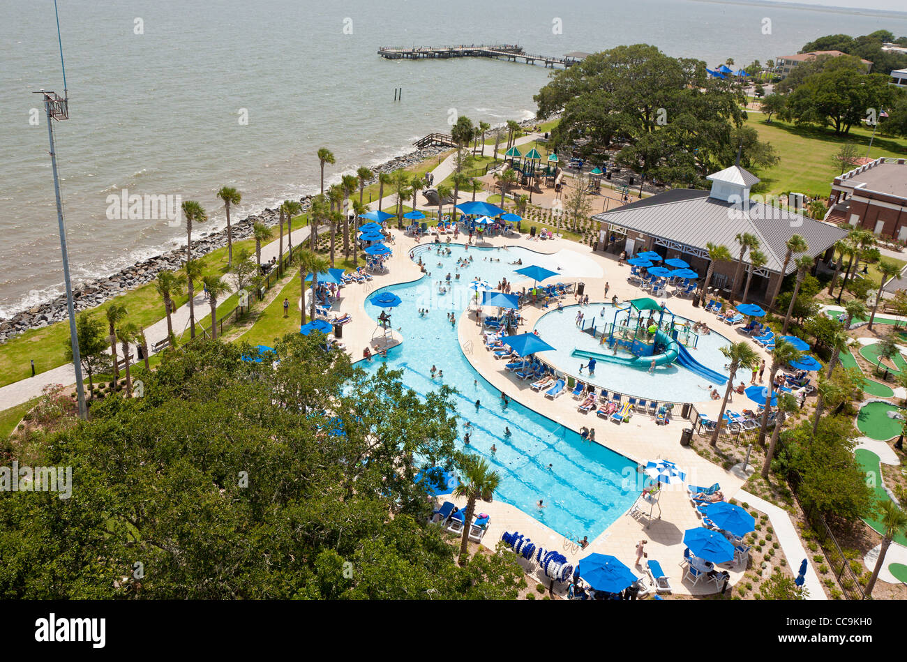 Vista aerea di piscine e mini golf a Nettuno Parco di San Simons Island, Georgia Foto Stock