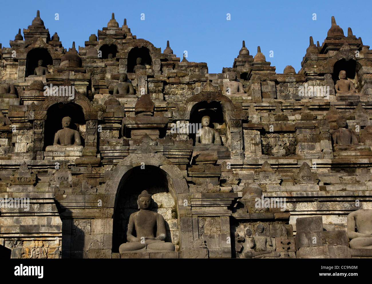 Statua del Buddha Borobudur tempio Buddista Yogyakarta Indonesia Foto Stock