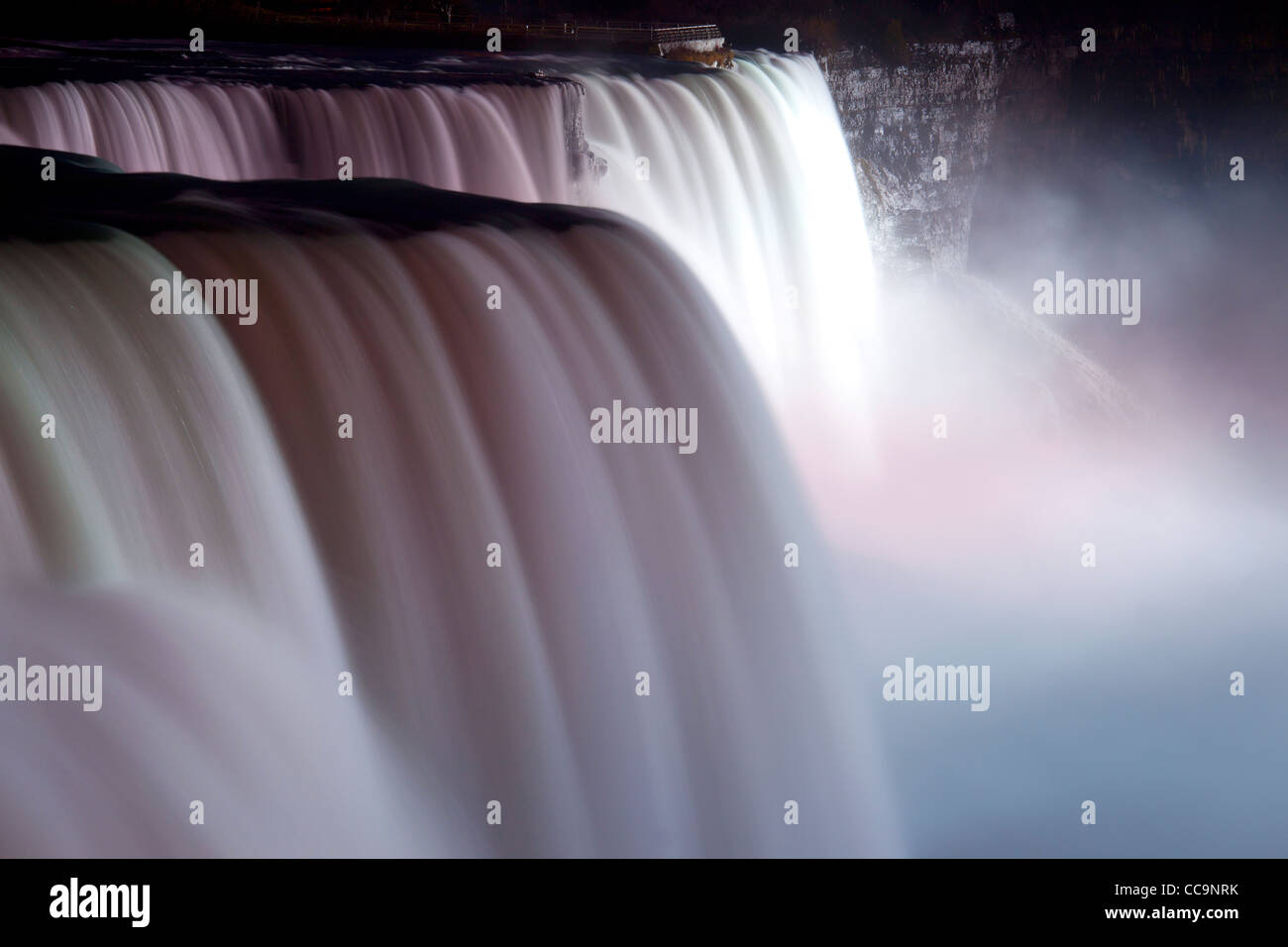 Cascate del Niagara di notte, lato americano, New York Foto stock - Alamy