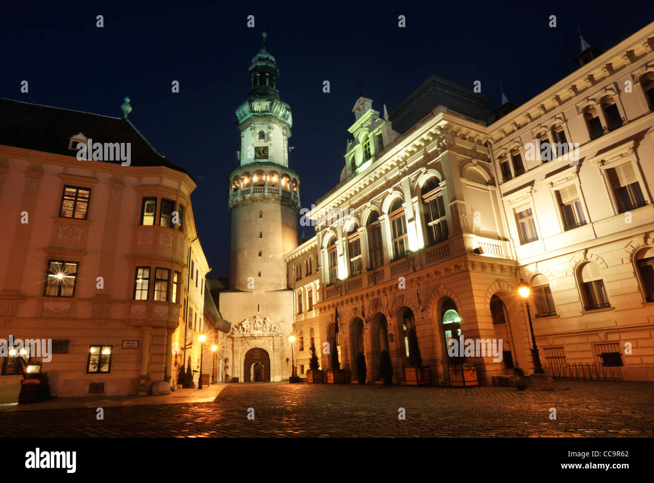 Torre antincendio e Fo ter (Piazza Principale) Sopron Ungheria Foto Stock