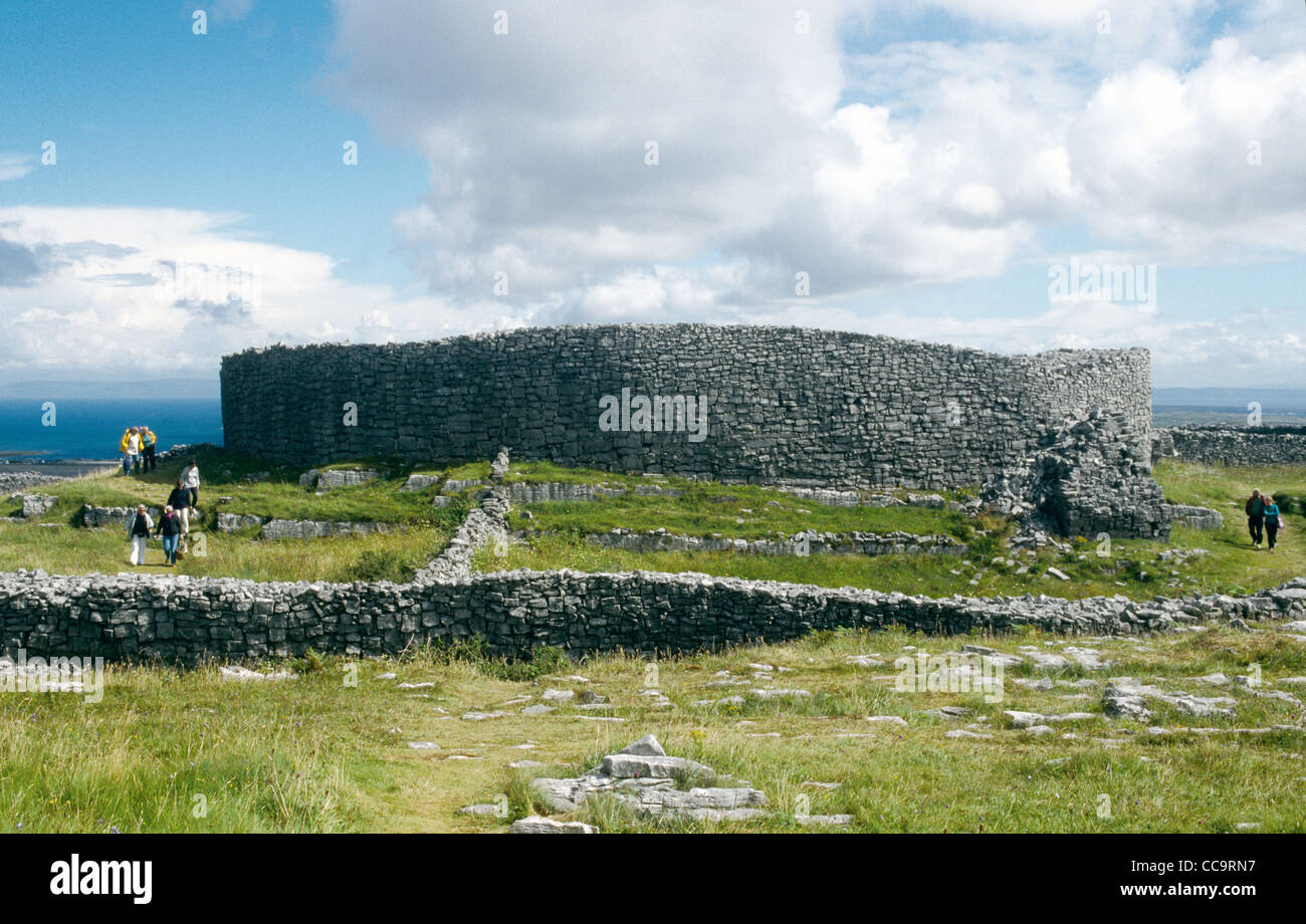 Un Iron Age Fort su Inis Mor Isole Aran Co Galway, Irlanda Foto Stock