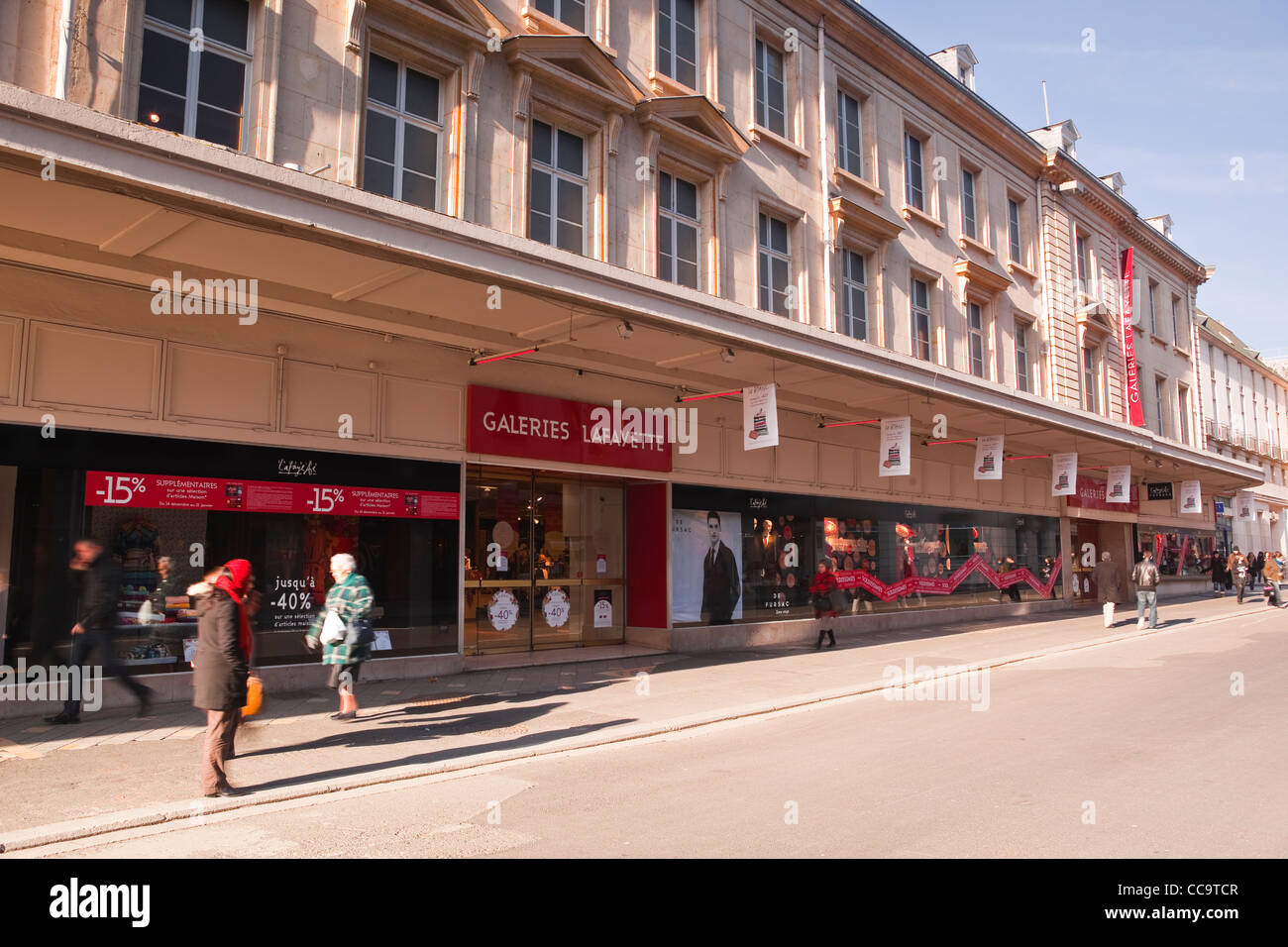 Un ramo di Galeries Lafayette a Tours in Francia. Foto Stock