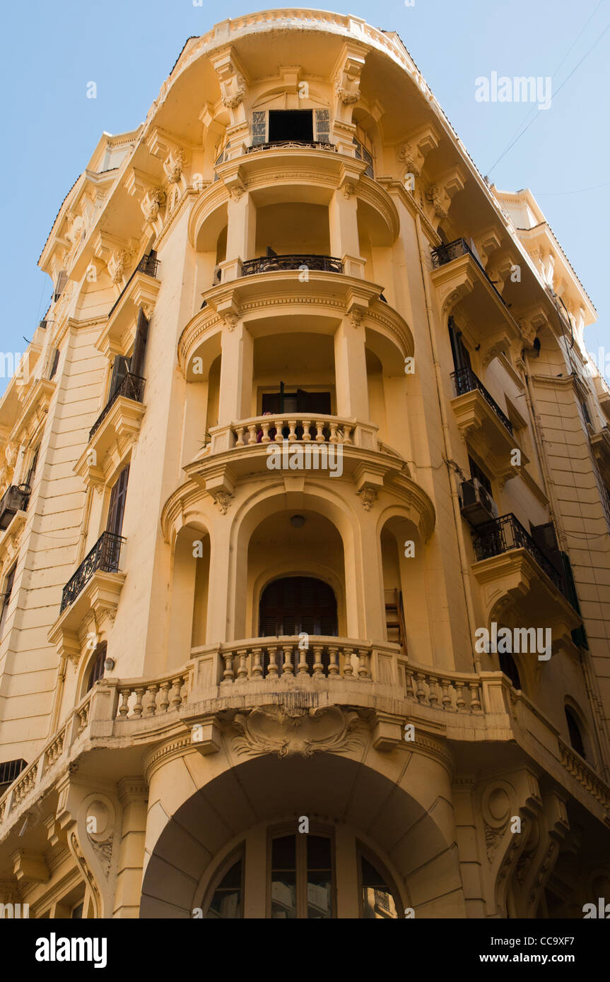 Edificio Art Deco in Talaat Harb area del centro cittadino del Cairo Foto Stock