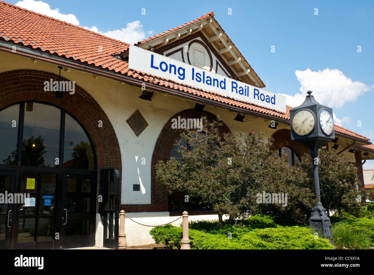 Lunga spiaggia rail road station su Long Island, New York Foto Stock