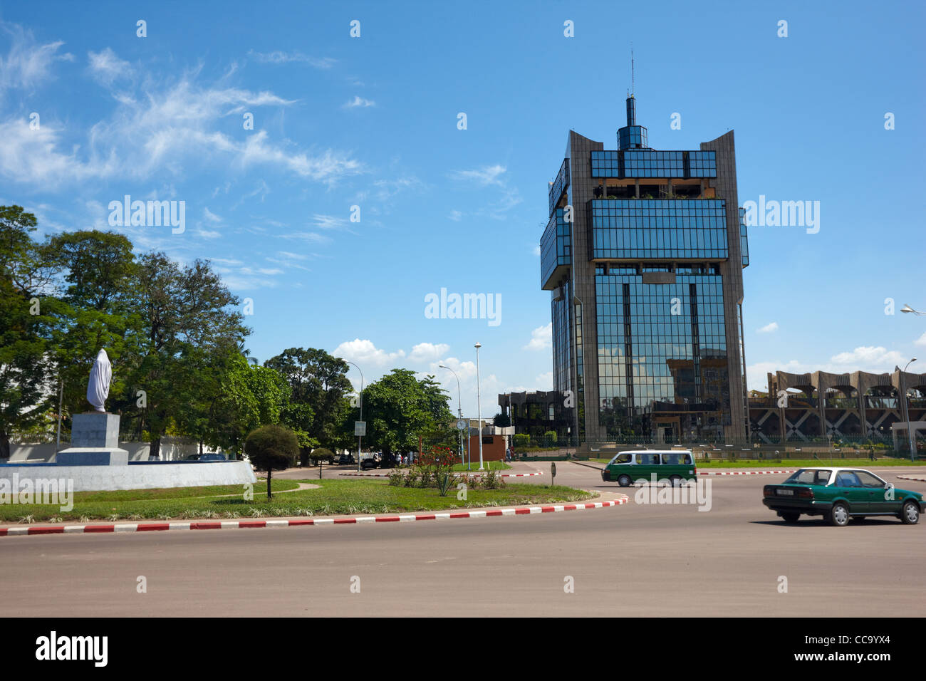 Rond Point de la Poste (Post Office rotonda), Brazzaville, Repubblica del Congo, Africa Foto Stock