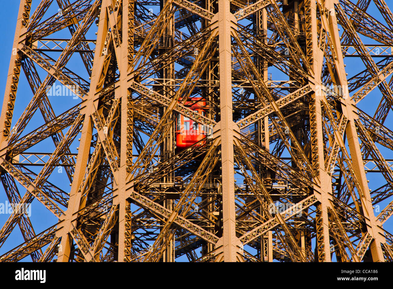 Dettaglio della Torre Eiffel, Parigi, Francia Foto Stock