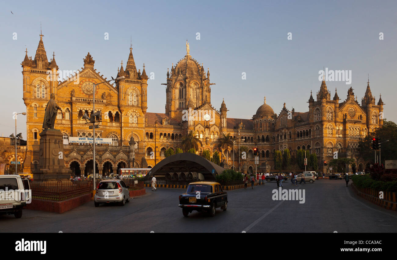 Chatrapati Shivaji Terminus (Victoria Terminus) di Mumbai (ex Bombay, India Foto Stock