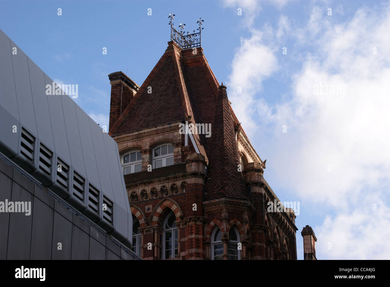 Southbank House, 1876-8 probabilmente da Robert Stark Wilkinson, ex Royal Doulton ceramica gres factory, Vauxhall a piedi, Lambeth, Londra, Inghilterra Foto Stock