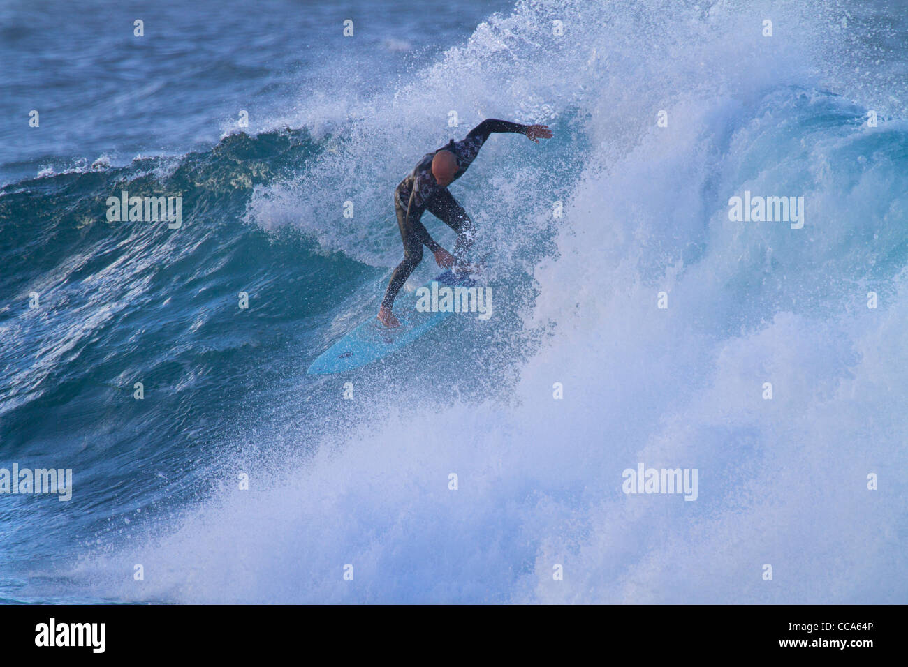 Surfisti a Ho'okipa Beach, Maui, Hawaii. Foto Stock