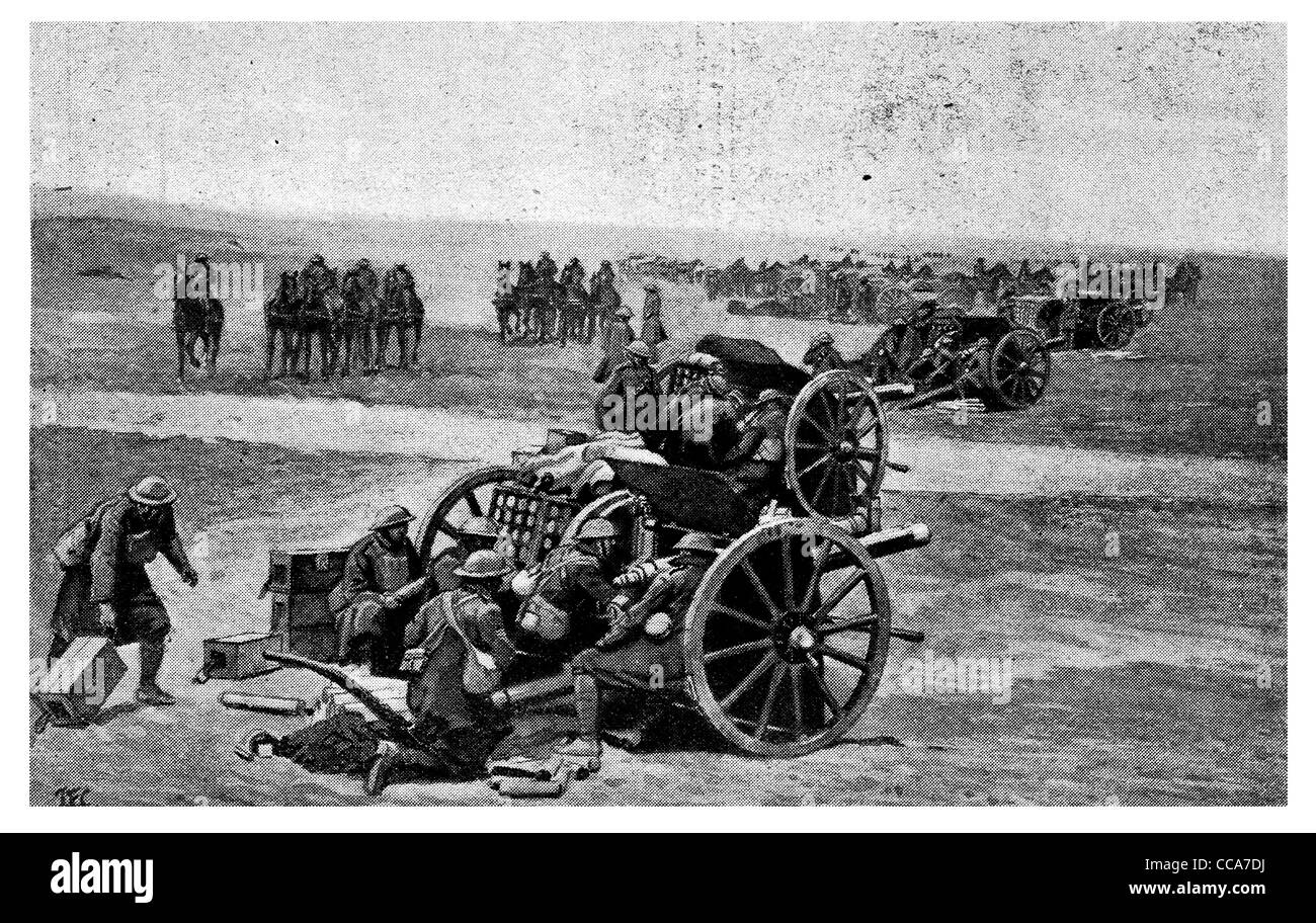 1918 British Royal campo attesa di artiglieria tedesca anticipo canale inglese gunners gunner batteria sparare fuoco obice brigata shell Foto Stock
