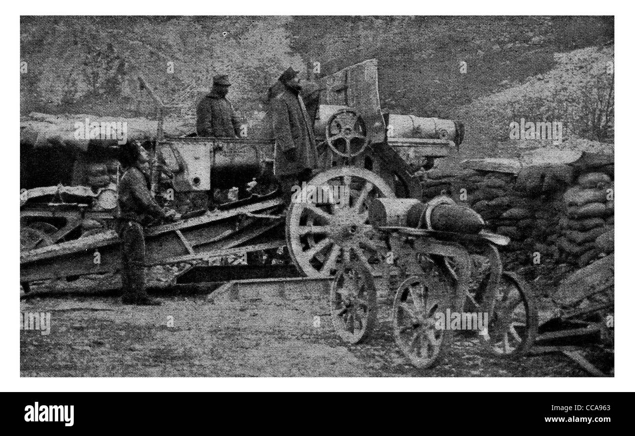 1915 Monster arma pistola assedio teatro alpino di azione di guerra contro il forte austriaco Hermann linea anteriore trincea gigante batteria di sparo Foto Stock
