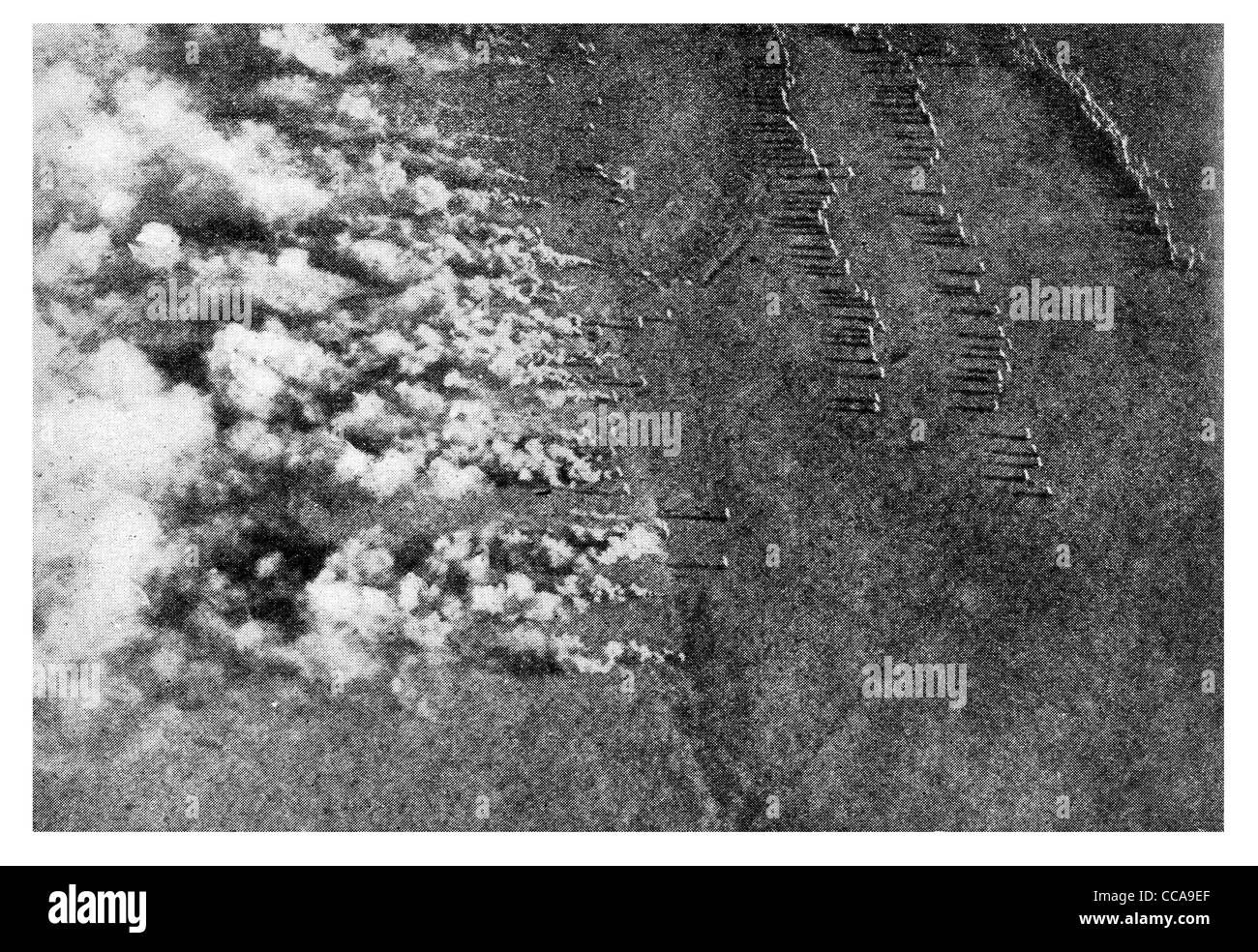 1916 Tedesco attacco Gas fotografia aerea fumi fatale trincea russa guerra chimica strappo arma gas mostarda maschera respiratore Foto Stock