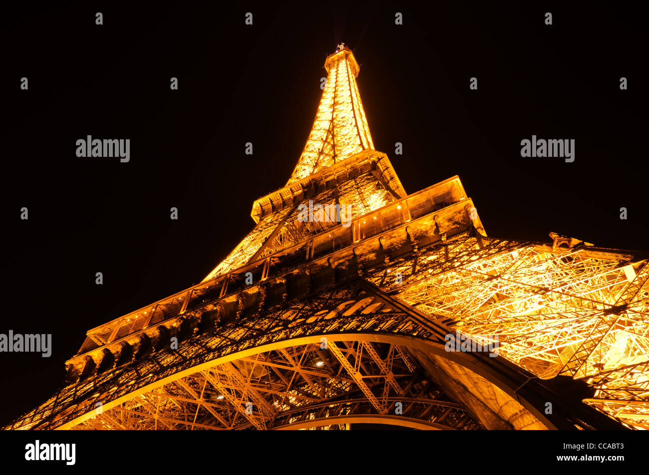 La tour Eiffel di notte, Parigi, Francia Foto Stock