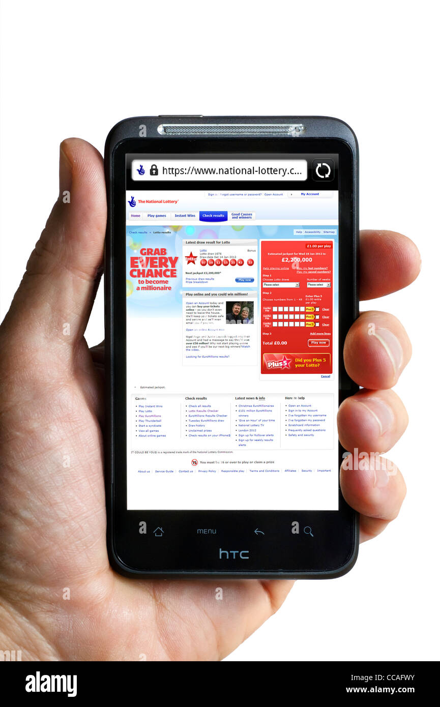 La Lotteria Nazionale del Regno Unito sito web su uno smartphone HTC Foto Stock
