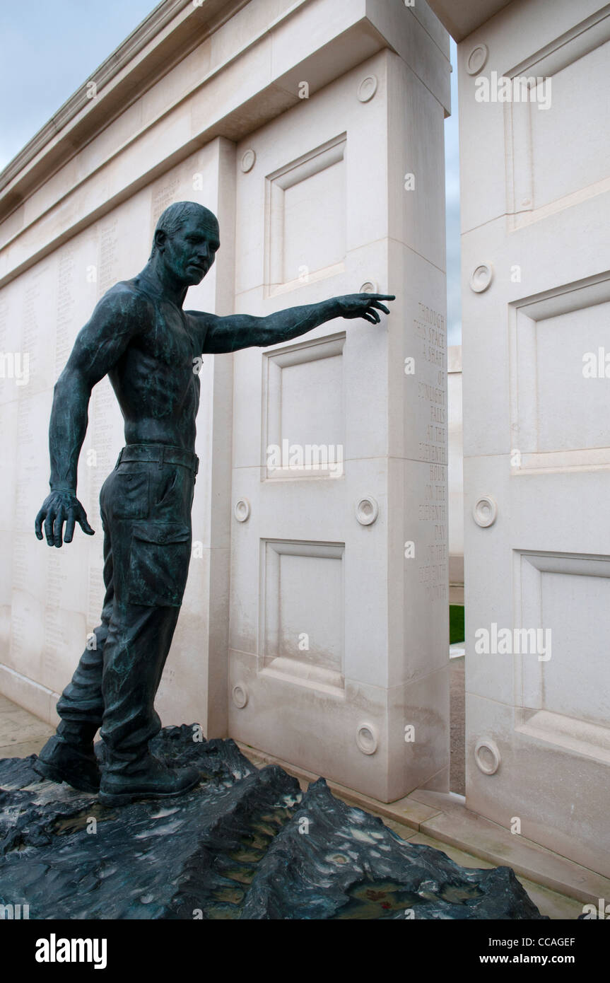 Forze armate Memorial presso il National Memorial Arboretum Foto Stock