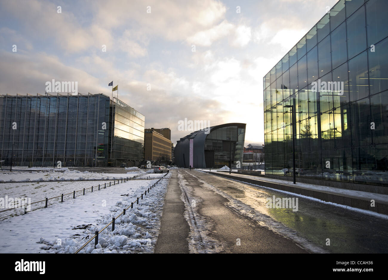 Helsinki Sanomat costruire il Kiasma Museum di arte contemporanea e la musica di Helsinki Center e Sala Concerti Helsinki Finlandia 2012 Foto Stock