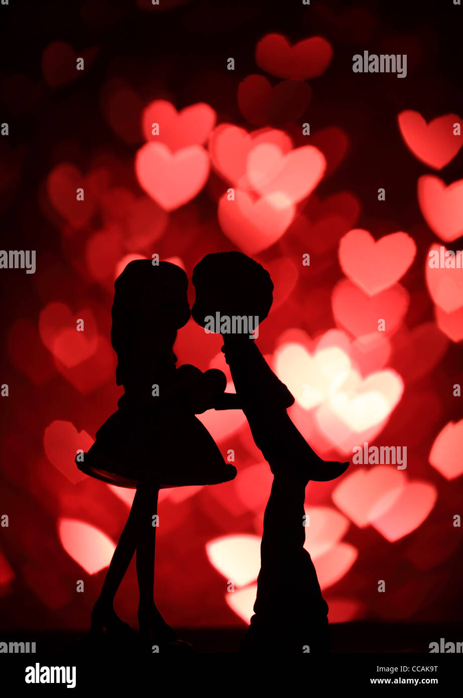 Figura eterosessuali giovane su sfondo romantico Foto Stock