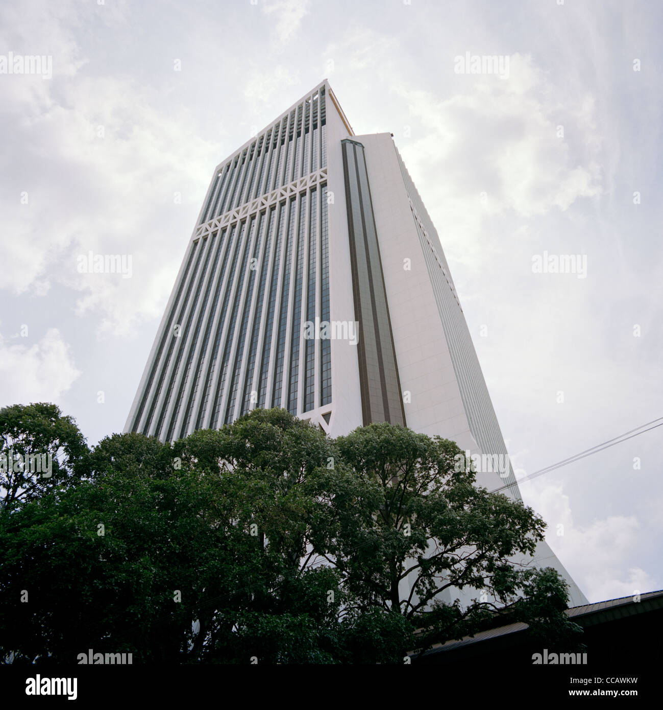 Torre Maybank Menara Maybank grattacielo a Kuala Lumpur in Malesia in Estremo Oriente Asia sud-orientale. Moderno edificio di architettura Travel Foto Stock