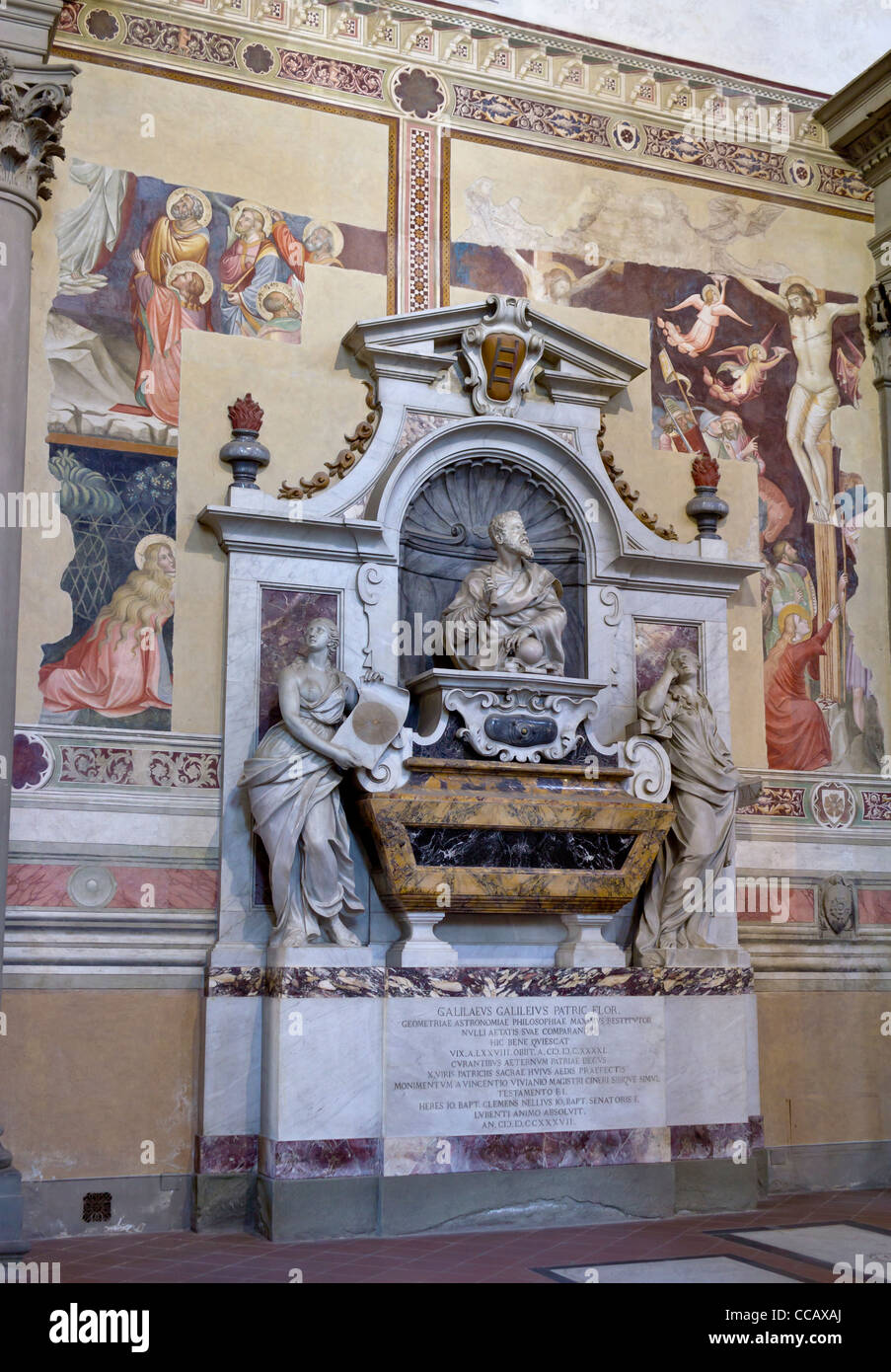 Tomba di Galileo Galilei nella Basilica di Santa Croce, Firenze Foto Stock