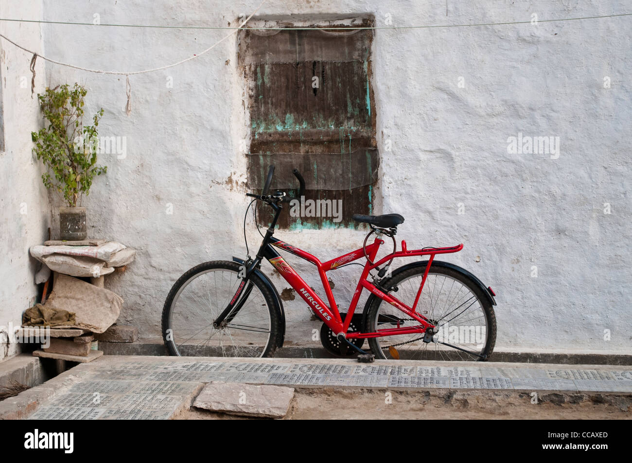 Nuova bicicletta, Vrindavan, Uttar Pradesh, India Foto Stock