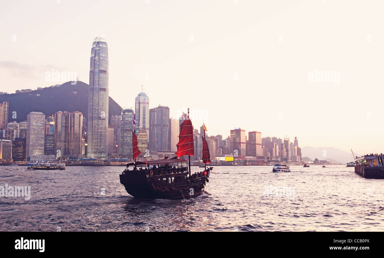 Barca di posta indesiderata in Hong Kong Foto Stock