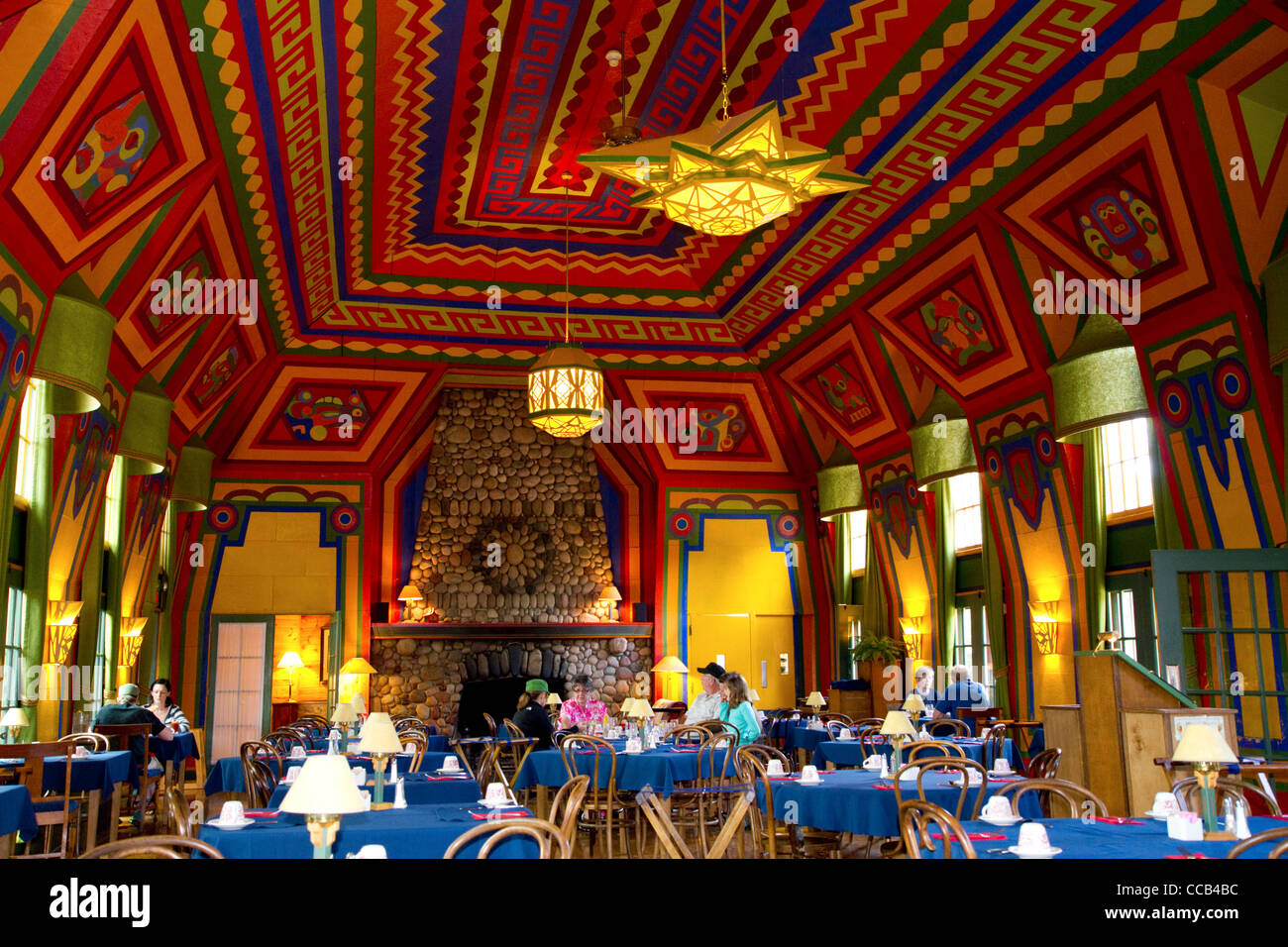 Il Naniboujou Lodge and Restaurant situato sulla riva nord del Lago Superior nella contea di Cook, Minnesota, Stati Uniti d'America. Foto Stock