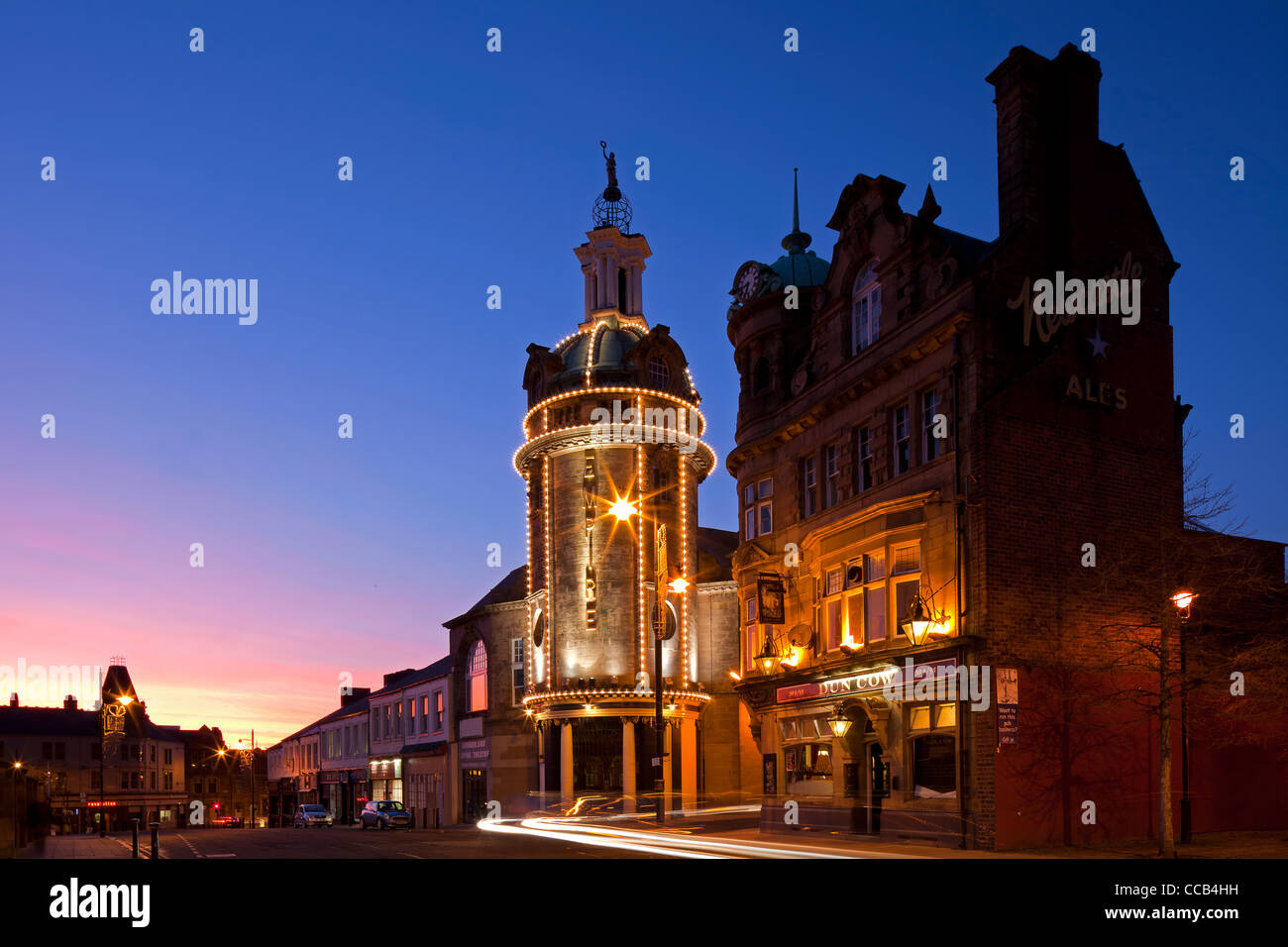 Un tramonto colpo di Sunderland Empire Theatre illuminato, Sunderland, Tyne and Wear Foto Stock