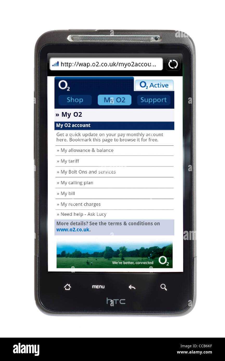Controllare l'O2 account mobile su un HTC smartphone, REGNO UNITO Foto Stock